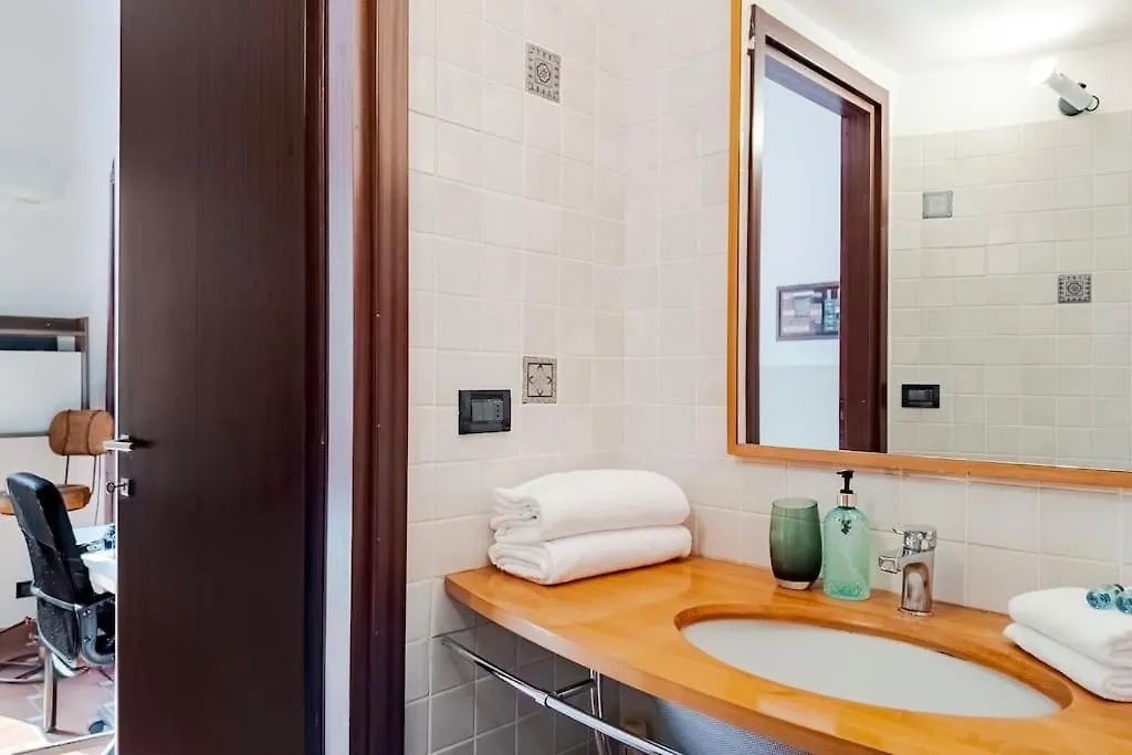 Suite Alessandro 10 Mins Duomo Milan Apartment