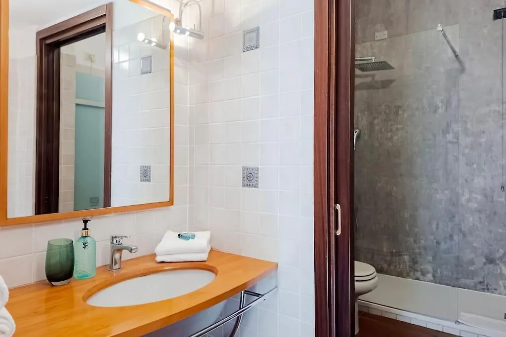 Suite Alessandro 10 Mins Duomo Milan 0*,  Italy