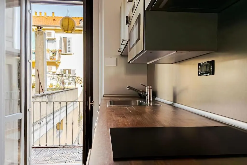Apartment Suite Alessandro 10 Mins Duomo Milan